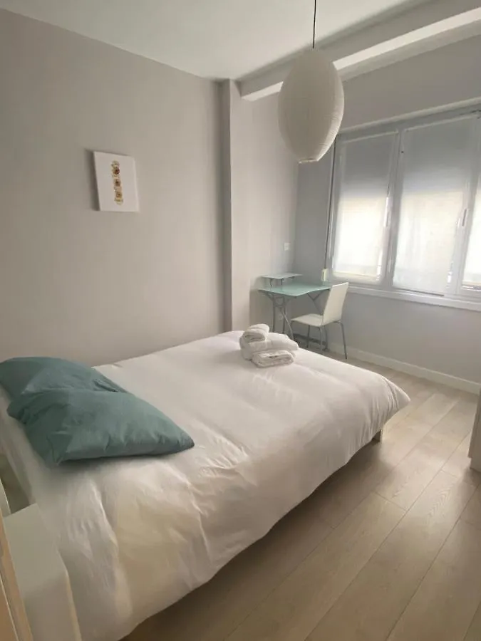 Cabernet Sauvignon Apartment. Surf Beach San Sebastián España