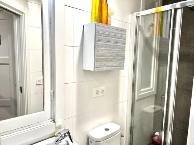 Cabernet Sauvignon Apartment. Surf Beach San Sebastián España